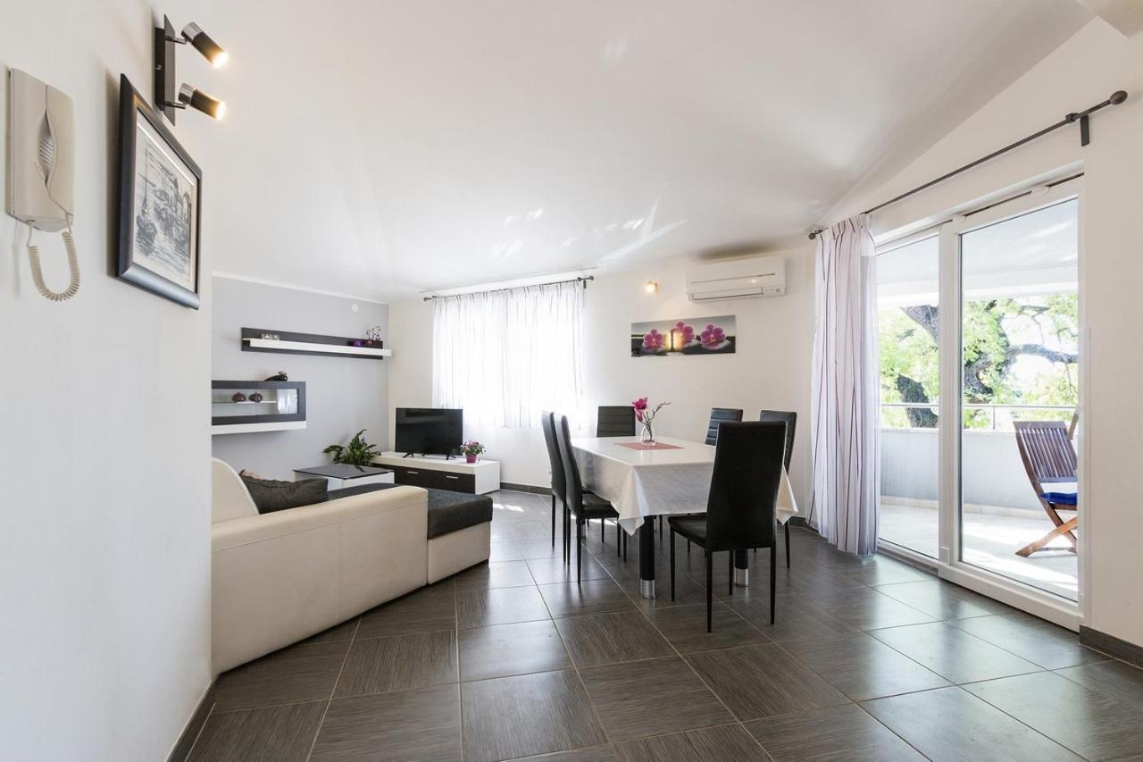 Apartment Carmen Pula Extérieur photo