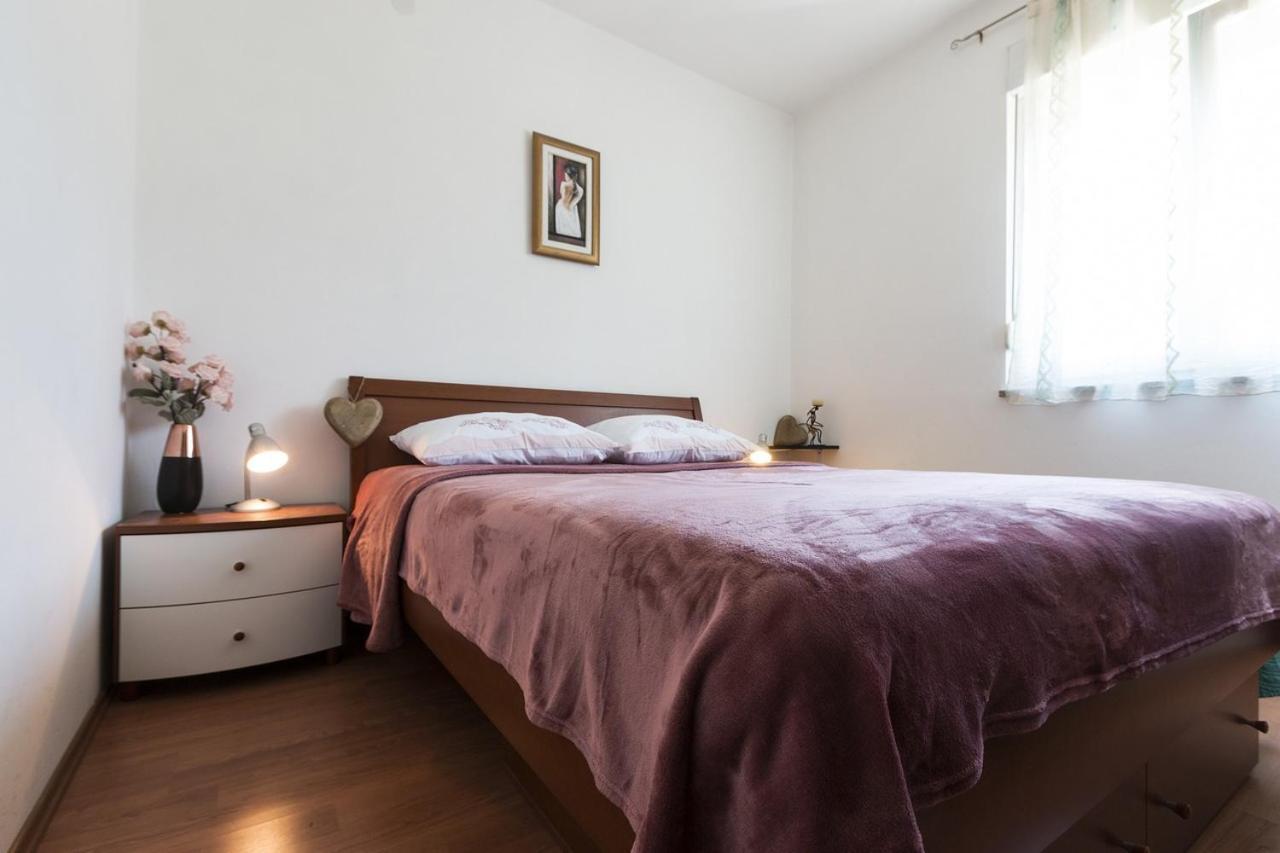 Apartment Carmen Pula Extérieur photo