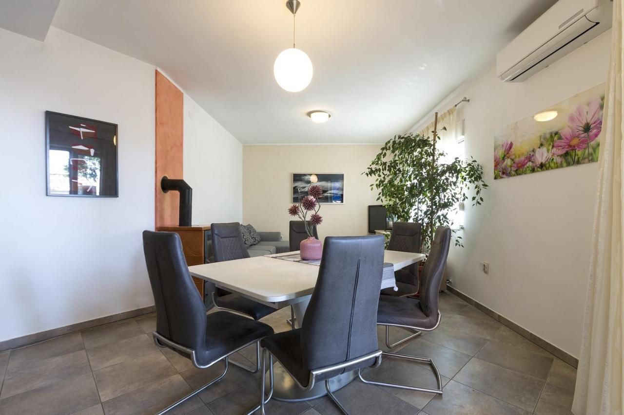 Apartment Carmen Pula Extérieur photo