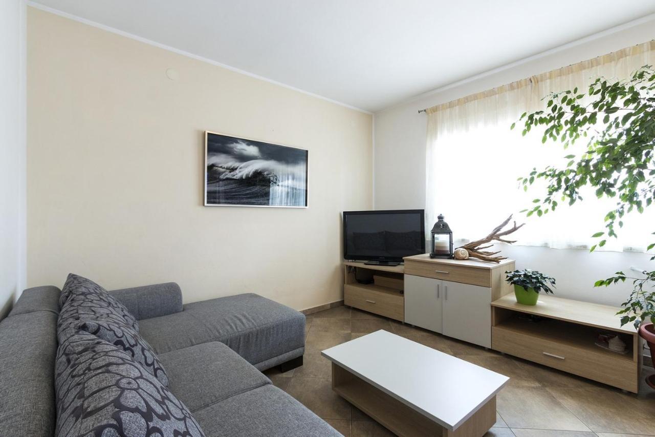 Apartment Carmen Pula Extérieur photo