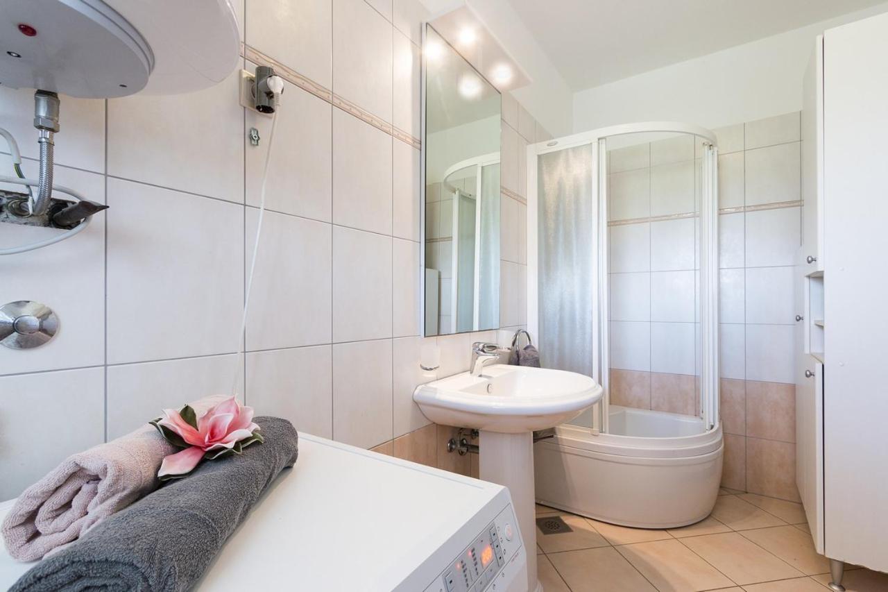 Apartment Carmen Pula Extérieur photo