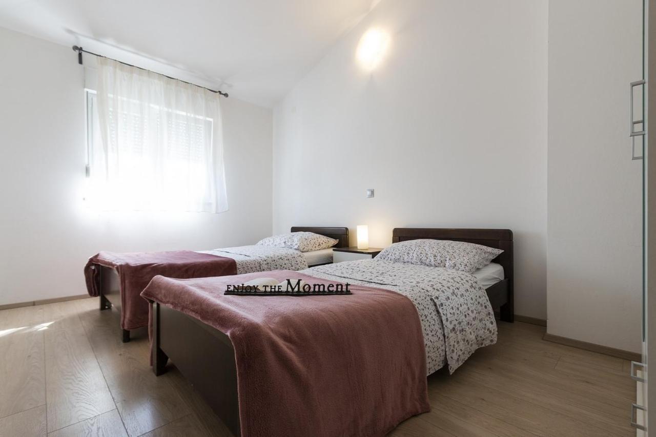 Apartment Carmen Pula Extérieur photo