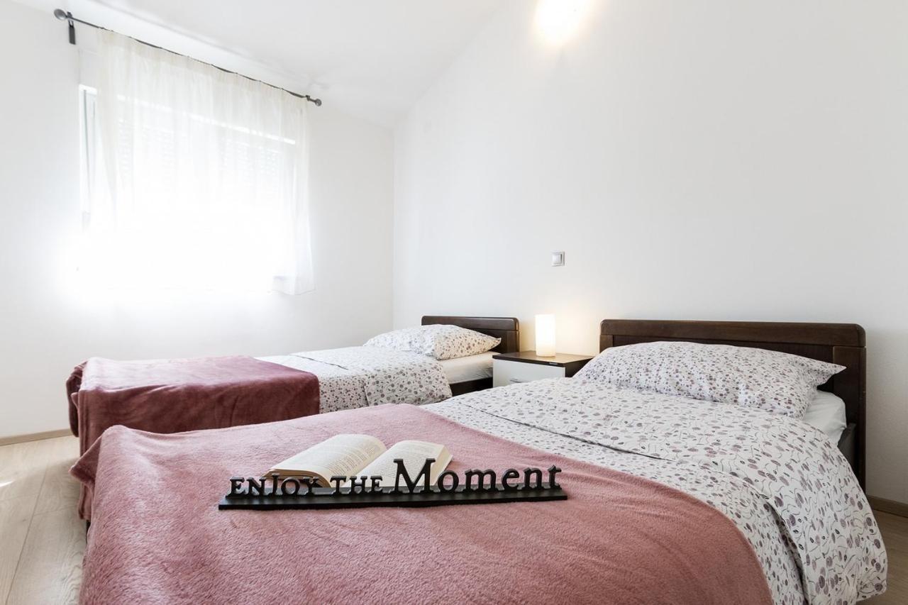 Apartment Carmen Pula Extérieur photo