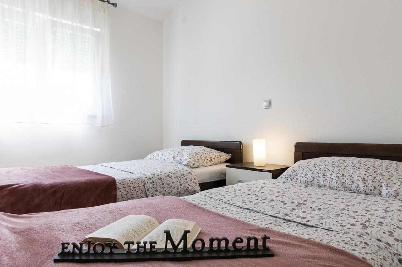 Apartment Carmen Pula Extérieur photo